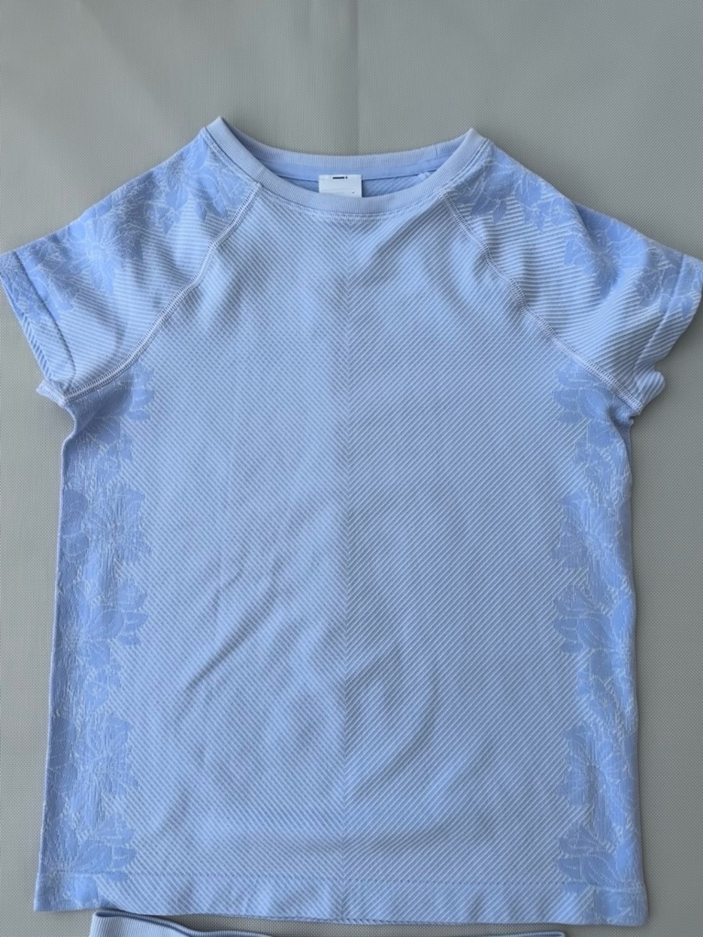 Light Blue  Girl or Women's Active Crop Top & Leggings Set size 10/12 oh small - Picture 3 of 12